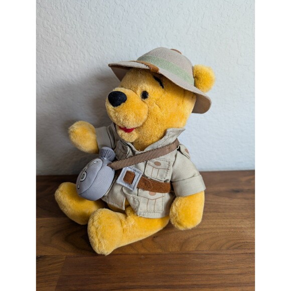 Winnie the Pooh Safari Plush Limited Edition - Picture 4 of 5
